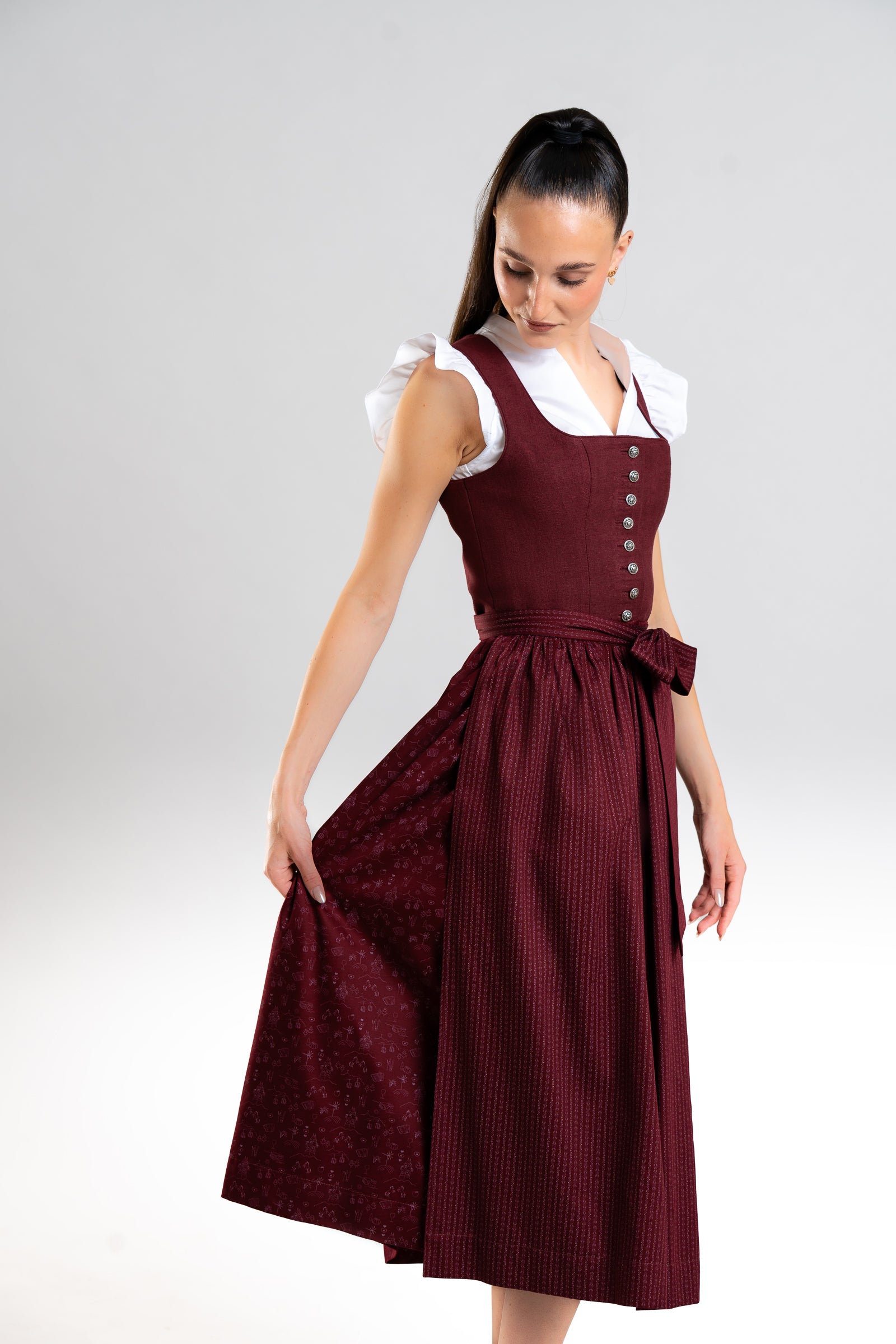 Dirndl Schlossberg in Bordeauxrot