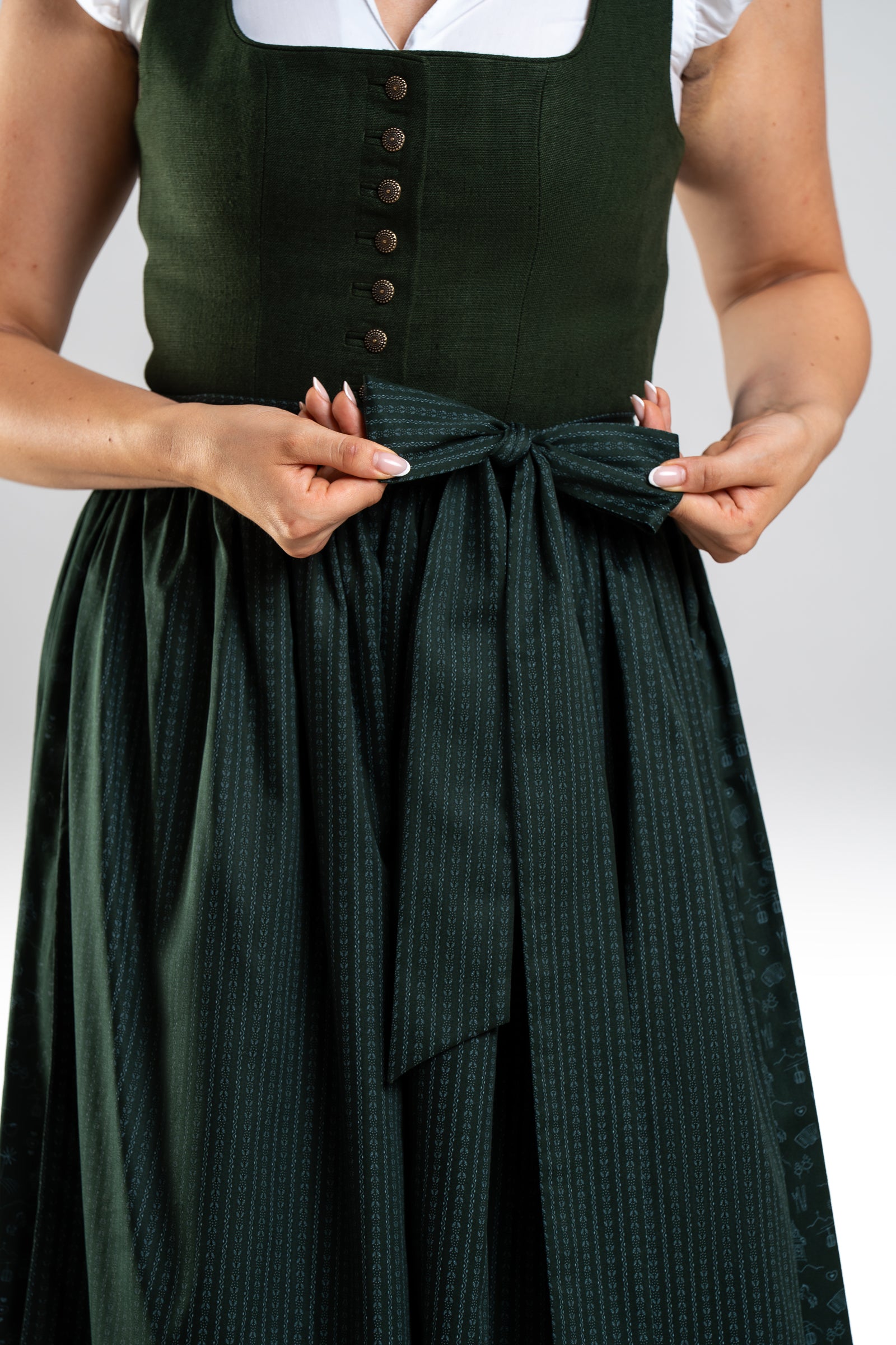 Dirndl Schlossberg in Tannengrün
